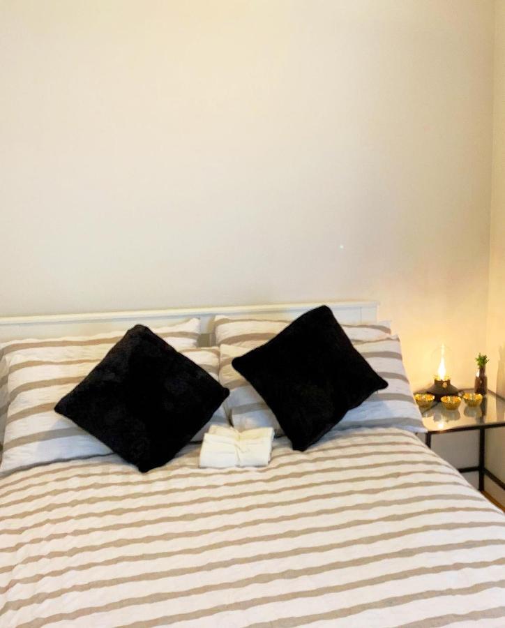 Garden Beautiful Cozy Flat , Recent Decorated. Apartment ลอนดอน ภายนอก รูปภาพ
